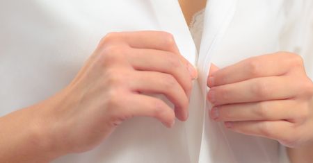 Aż 60 proc. Polaków w taki sposób niszczy sobie ubrania