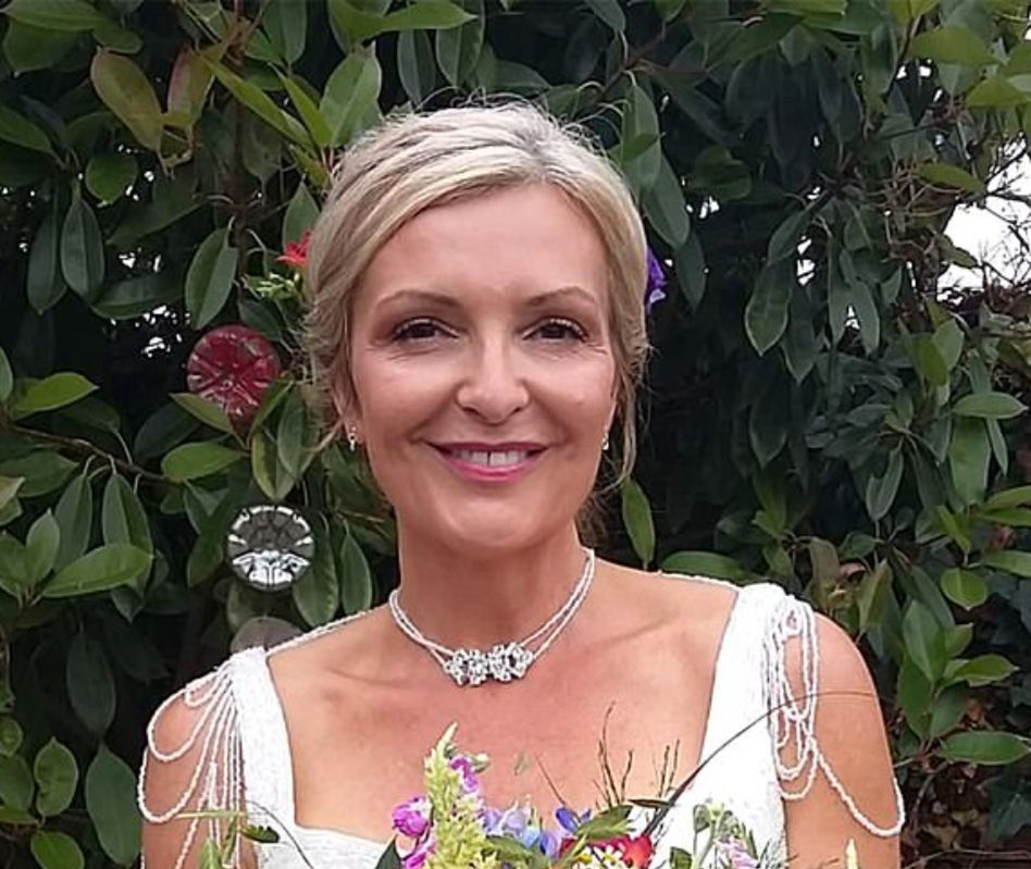 Nosi swoją suknię ślubną co tydzień. "Inwestycja ma się zwrócić"