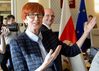 Zmiany w 500+. Elżbieta Rafalska: prostsze procedury, wsparcie dla 7 mln dzieci