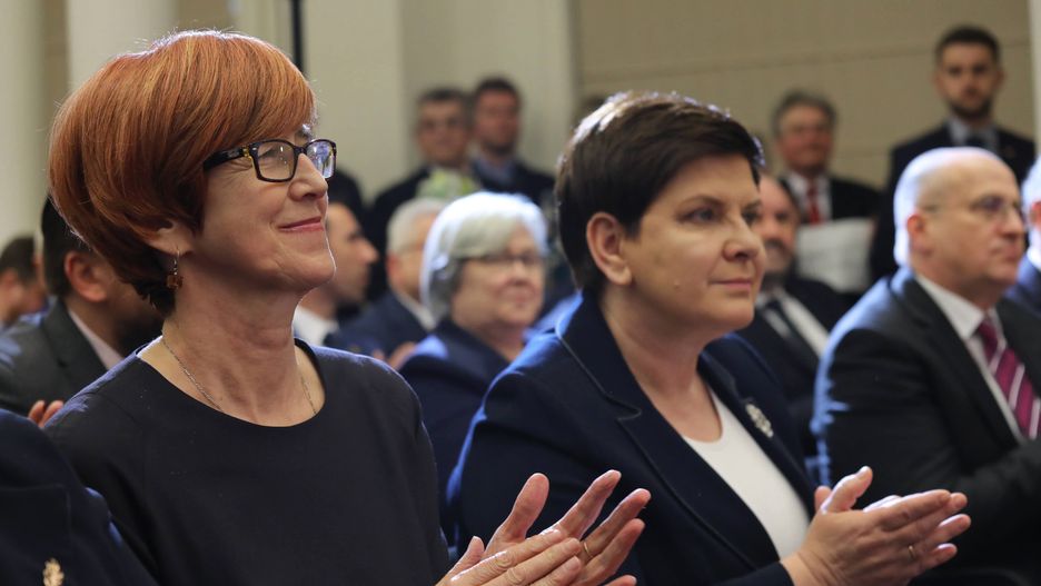 Sejmowa Komisja Polityki Społecznej i Rodziny odrzuciła wnioski PO o wotum nieufności dla Beaty Szydło i Elżbiety Rafalskiej