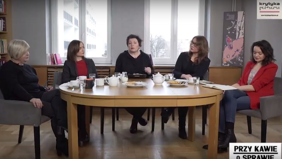 Analogiczne debaty odbywają się w Polsce od lat. Publicystki obnażają ich absurdalność. 
