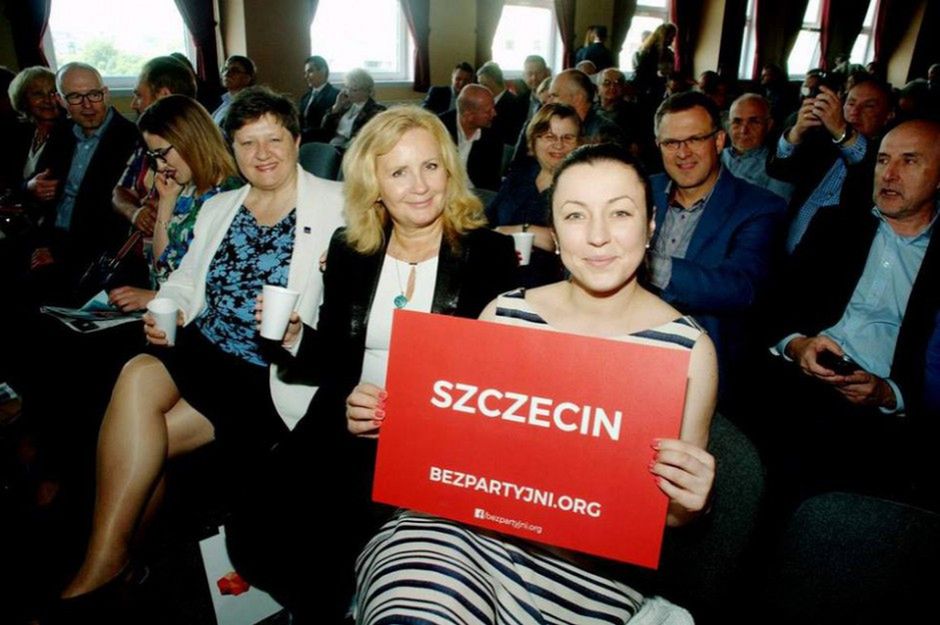 Komitety gorączkowo szukają kobiet na listy. Parytety zabiły wolność wyborów?