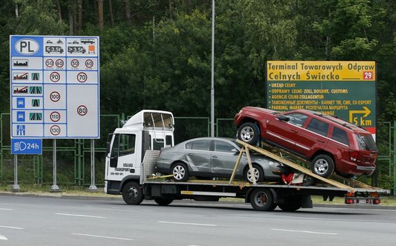 Stanieje import używanych aut