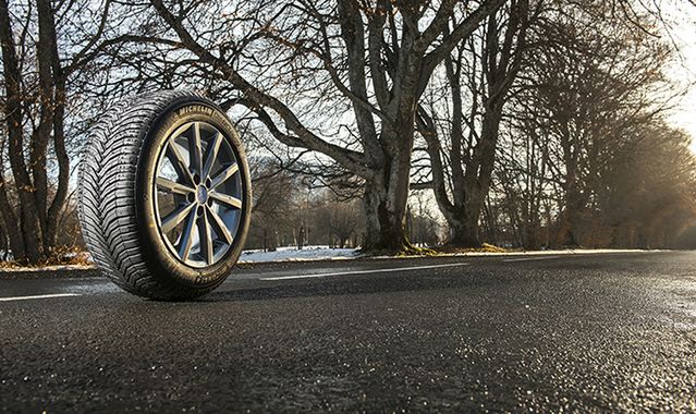 To pierwsza letnia opona, która jest też zimówką. Przełom?