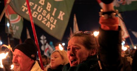 Byli faszyści z Jobbiku chcą do chadecji. Zastąpią partię Orbana?