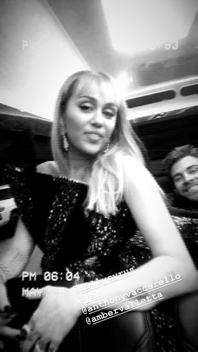 Miley Cyrus z Anją Rubik - MET Gala 2019