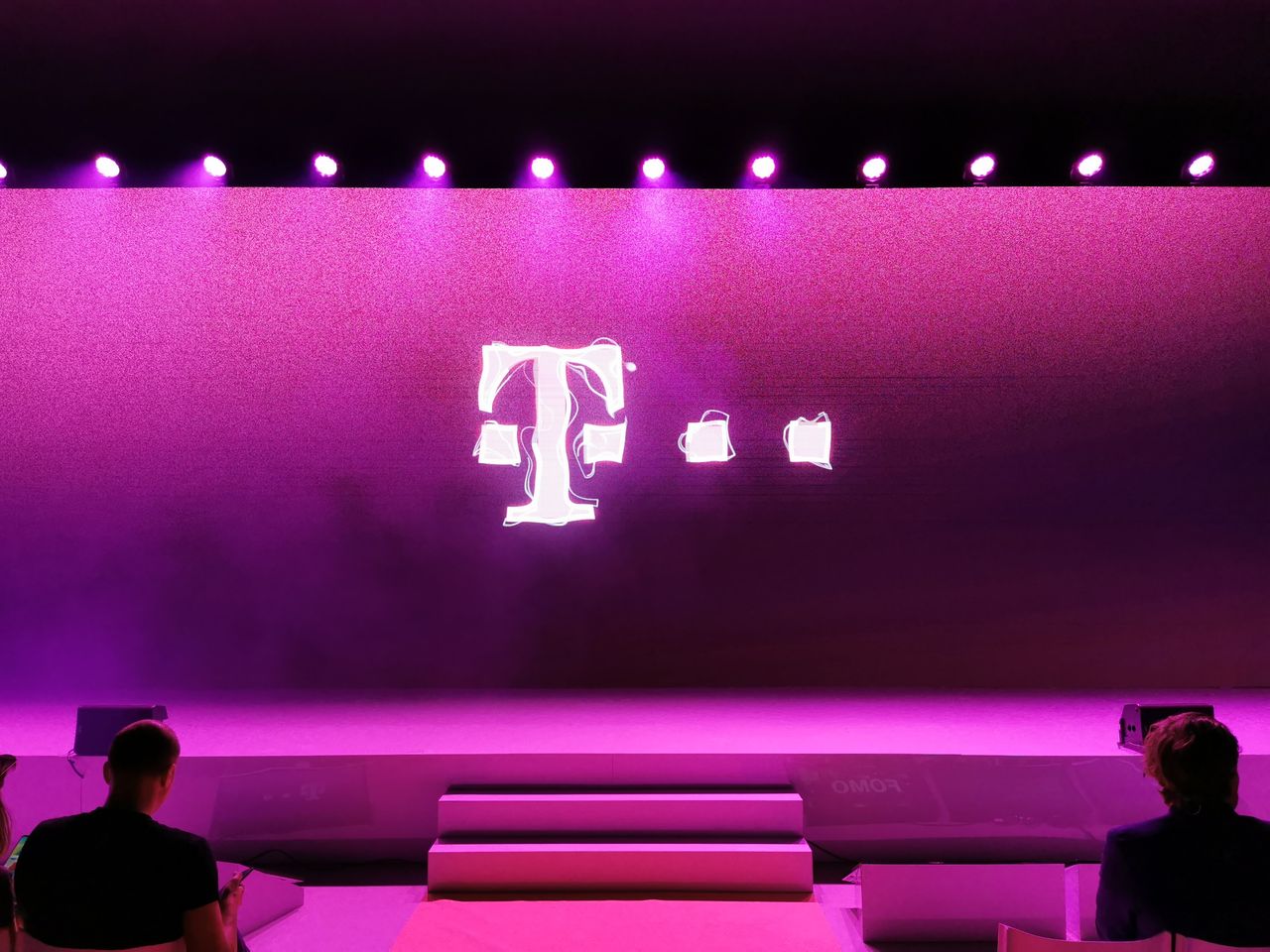 Magenta 1. T-Mobile zmienia się z duchem czasu