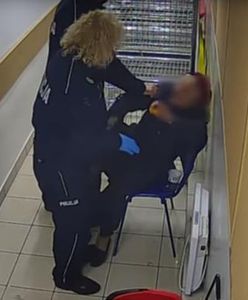 Policjanci szarpali 82-latkę. Jest proces
