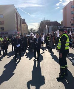 Nietypowy marsz przeszedł ulicami Lubina. Protest przeciwko przyłączenia wsi do miasta