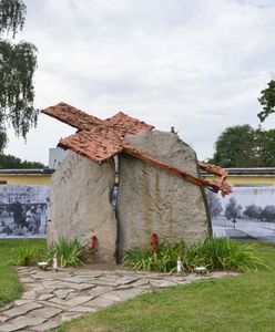 Lubin: poseł PiS powiesił plakat wyborczy w miejscu komunistycznej zbrodni