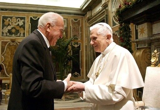 Legenda Watykanu - szef żandarmerii emerytem po 60 latach służby