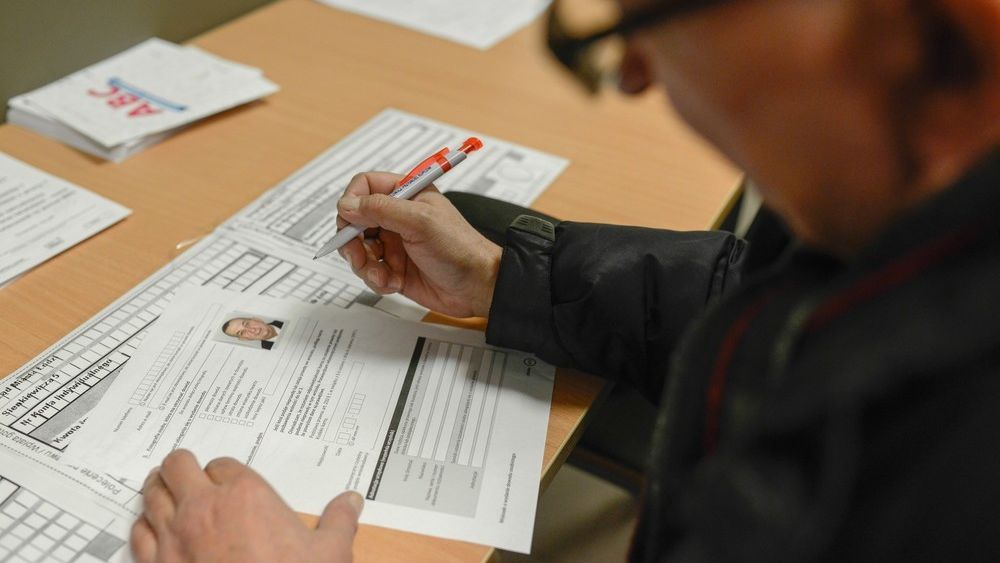 Bez dowodu osobistego jest problem z załatwieniem jakiejkolwiek poważnej sprawy. (Zdjęcie ilustracyjne)