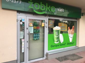 Żabka wstrzymuje dostawy z Włoch. Ambasada zaskoczona i rozżalona