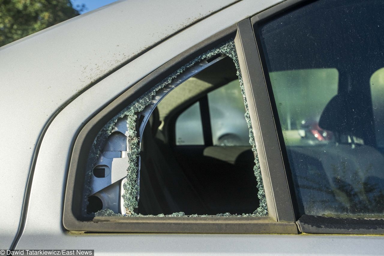 Pasażer cudzego samochodu zniszczył ci auto? Kierowca może odpowiadać za te szkody