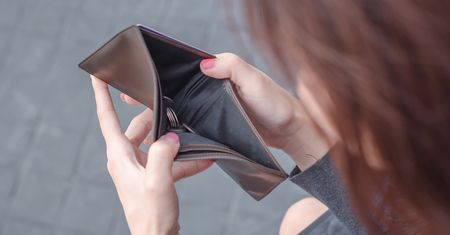 Budżet domowy: "Po opłaceniu mieszkania zostaje mi 2000 zł na życie"