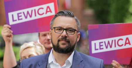 Marcin Kulasek, poseł SLD odleciał. Narzekał, że za 9 tys. miesięcznie może nie utrzymać się w Warszawie