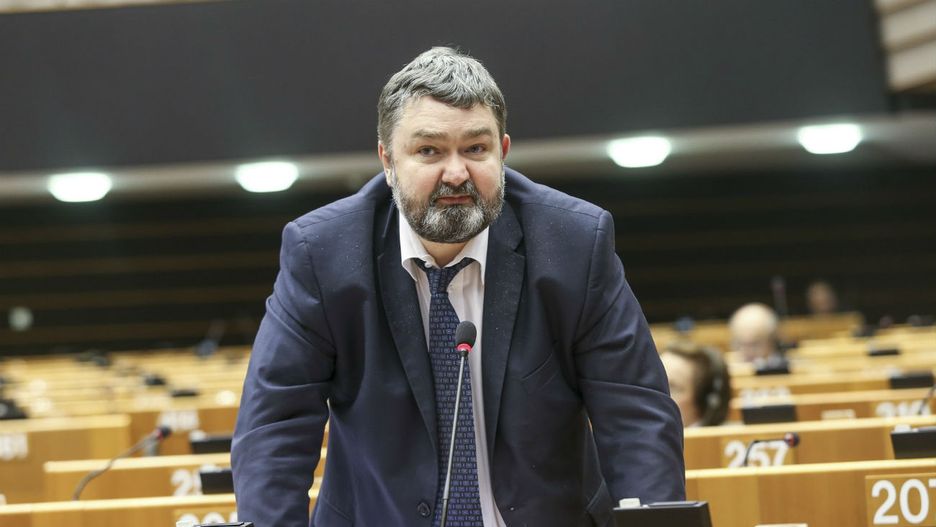 Przez pięć lat pracy w Brukseli zaoszczędził prawie 7 mln zł