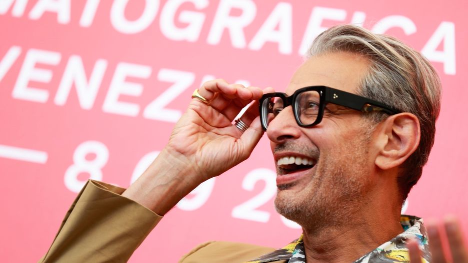 W wieku 65 lat Goldblum ma pokaźną filmografię i dorobił się pomnika