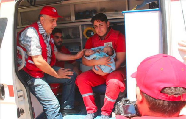 Syria: na terenie objętym wojną urodziły się bliźniaki syjamskie. Czerwony Krzyż apeluje o pomoc