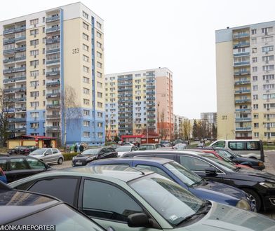 3-latek zamknął półnagiego ojca na balkonie. Na pomoc czekał blisko godzinę