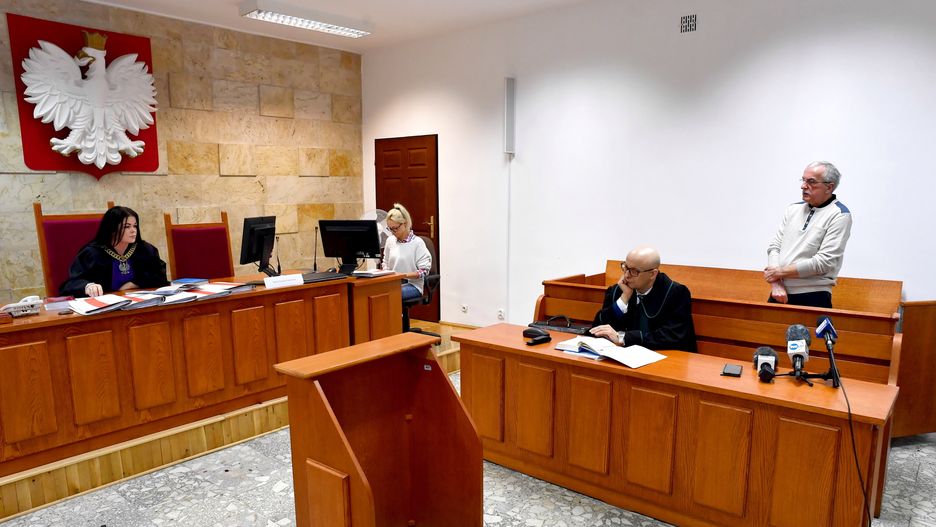 Sąd Rejonowy w Kołobrzegu skazał emeryta za kradzież śliwki w czekoladzie.