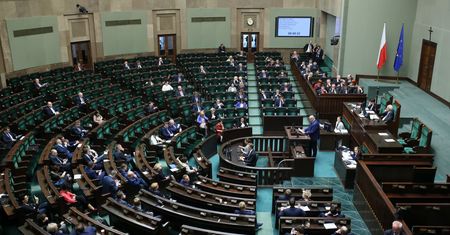 Najnowszy sondaż: PiS wciąż na prowadzeniu. PO na drugim miejscu