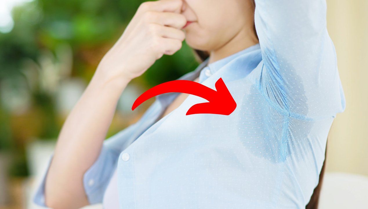 Jak usunąć zapach potu z ubrań? Fot. Getty Images
