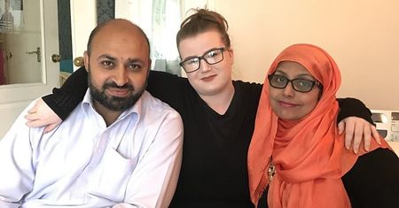 "Mama i tata nie są terrorystami". Adoptowali ją, gdy była nastolatką