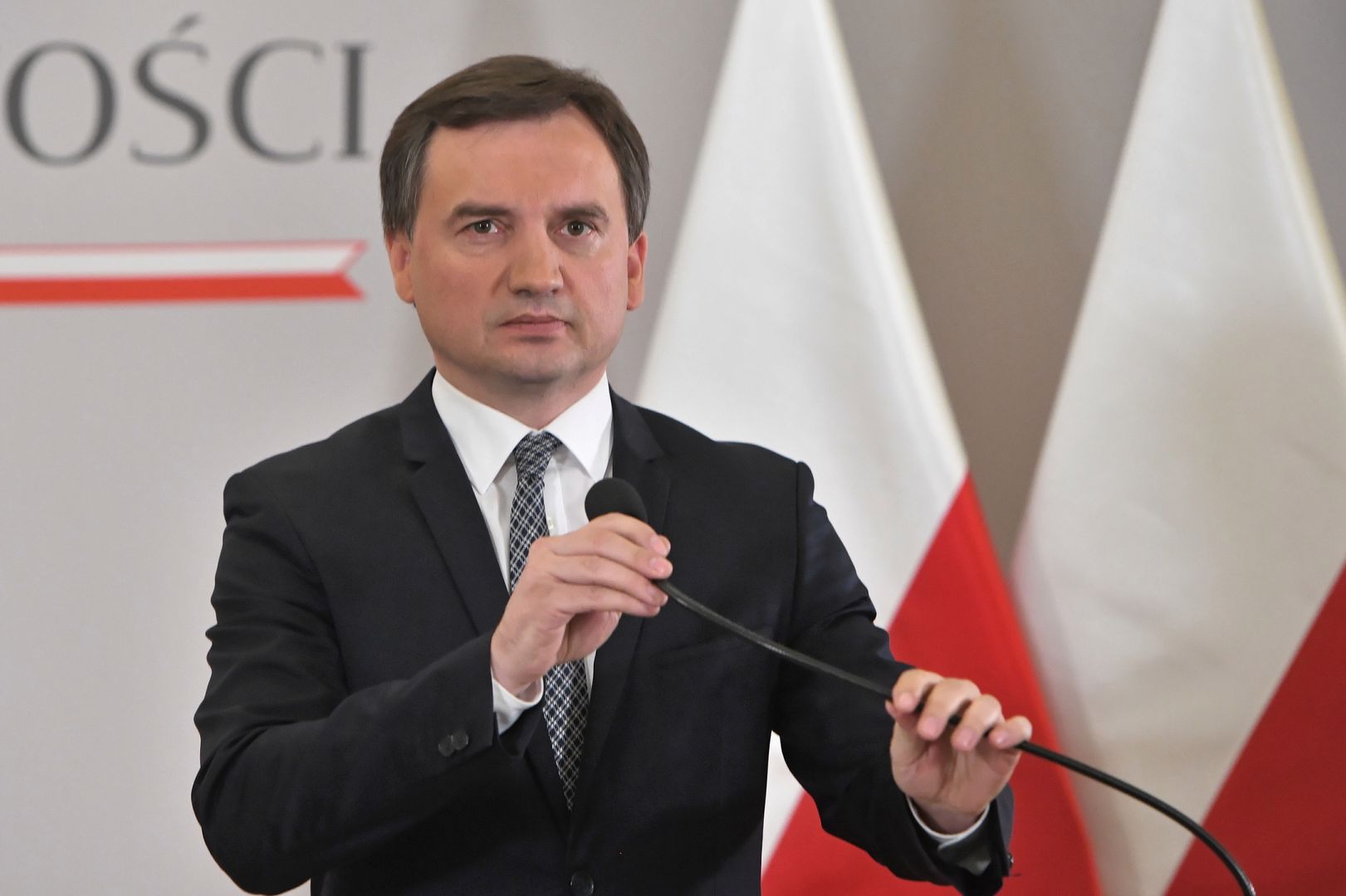 Zbigniew Ziobro zaprzeczył, że publiczny rejestr pedofili ma chronić księży