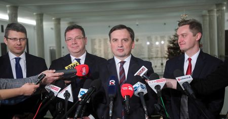 Sejm. Zbigniew Ziobro o kontrowersyjnej ustawie. "To remedium"