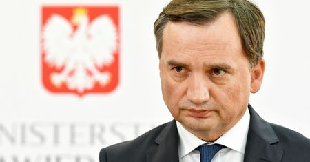Mafia lekowa. Ziobro: środowiska przestępcze dostawały prezenty od rządu PO-PSL