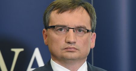 Sprawa zgwałconej 26-latki z Łodzi. Ziobro odwołał prokuratora i chce zaostrzenia kar