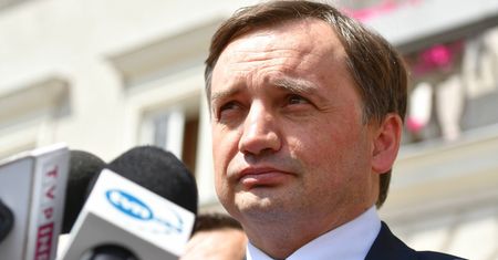 Zbigniew Ziobro krytykuje PO. "Nachalne wpychanie pseudoedukacji seksualnej dla kilkulatków do szkół"