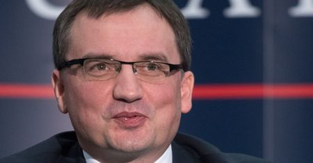 Zbigniew Ziobro wyróżniony. "Buduje, wstrząsa i miesza w Europie"