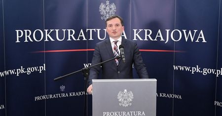 Sędzia Łączewski nadal z immunitetem. Ziobro komentuje decyzję sądu