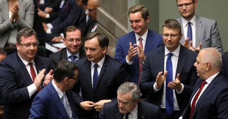 Wybory parlamentarne. Metoda "ziobrystów". "Solidarna Polska buduje się na medialnych atakach"