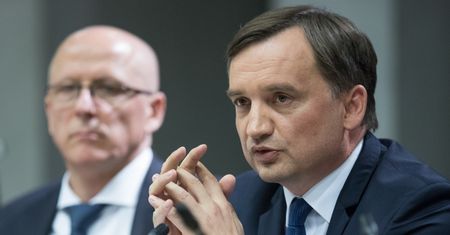 Prof. Strzembosz atakuje Zbigniewa Ziobrę. Zdecydowana odpowiedź ministra