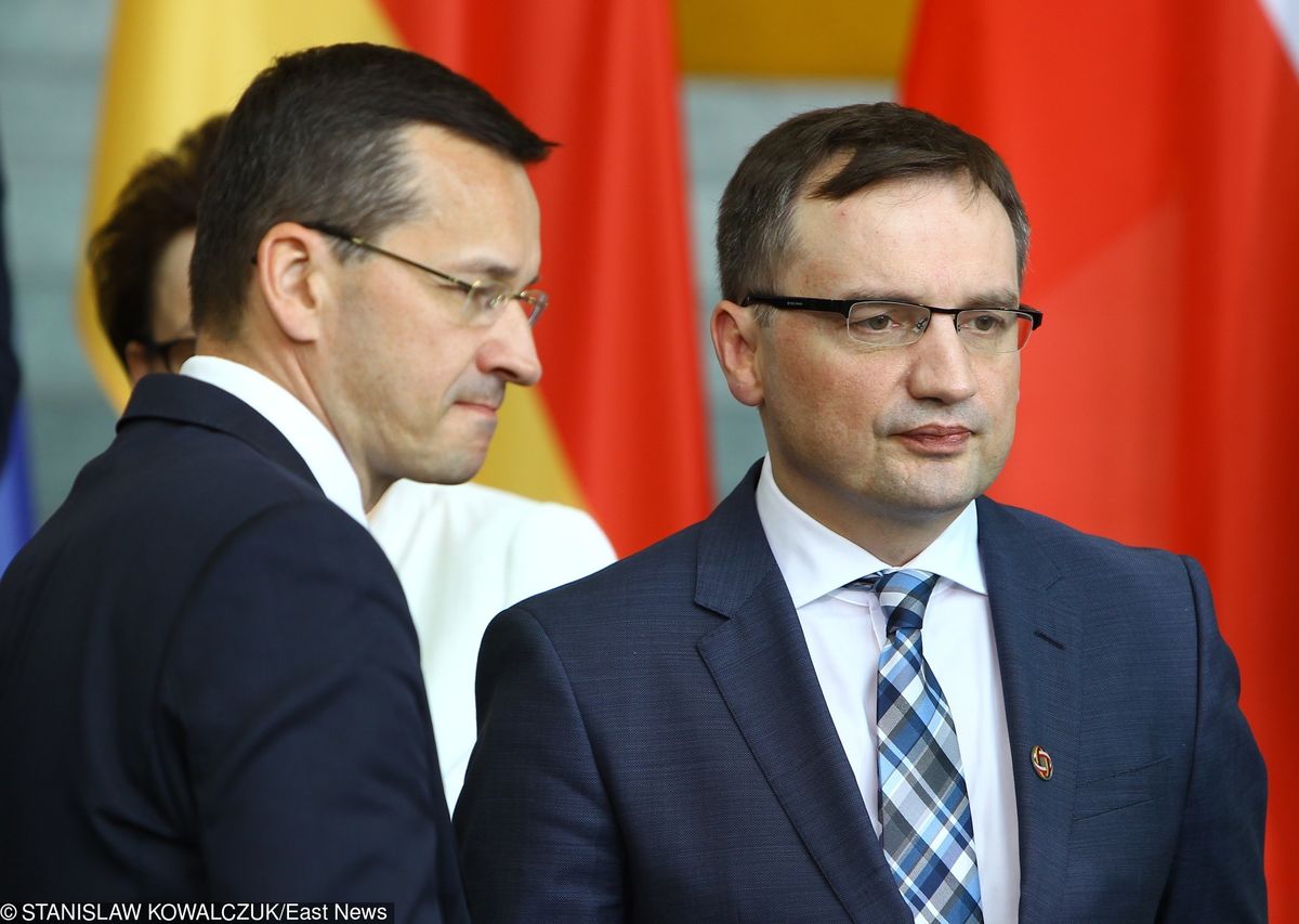 Sowite nagrody w ministerstwach. Hojny Morawiecki i oszczędny Ziobro