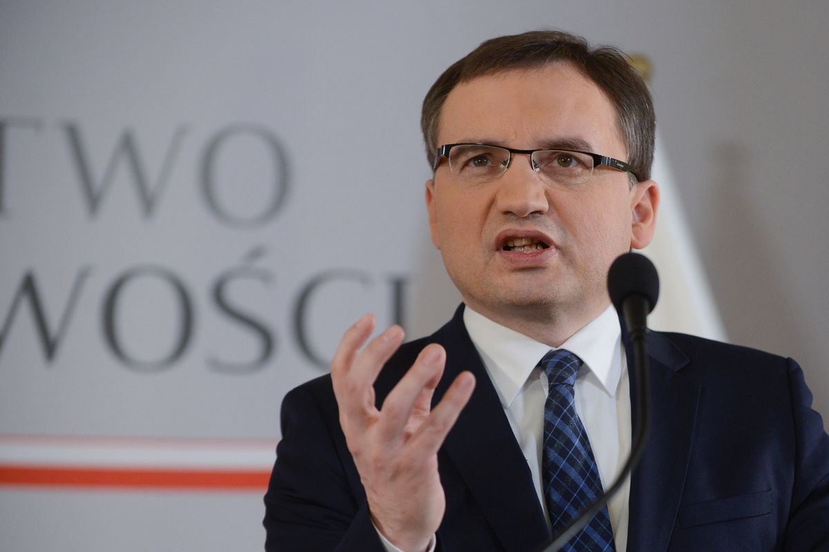 Minister sprawiedliwości jest zadowolony z nowych sędziów KRS. I krytykuje przeszłych. "Mordercy w togach"