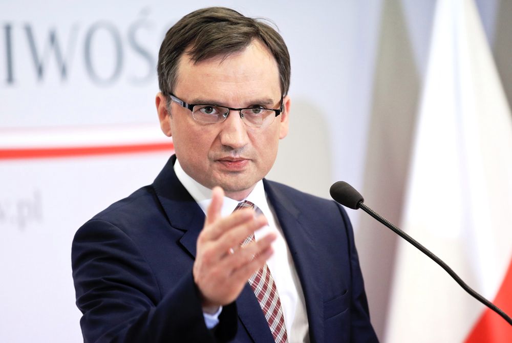 OBWE uderza w projekt Ziobry dot. KRS. Minister nie pozostaje dłużny: rozwiązania jak z Albanii