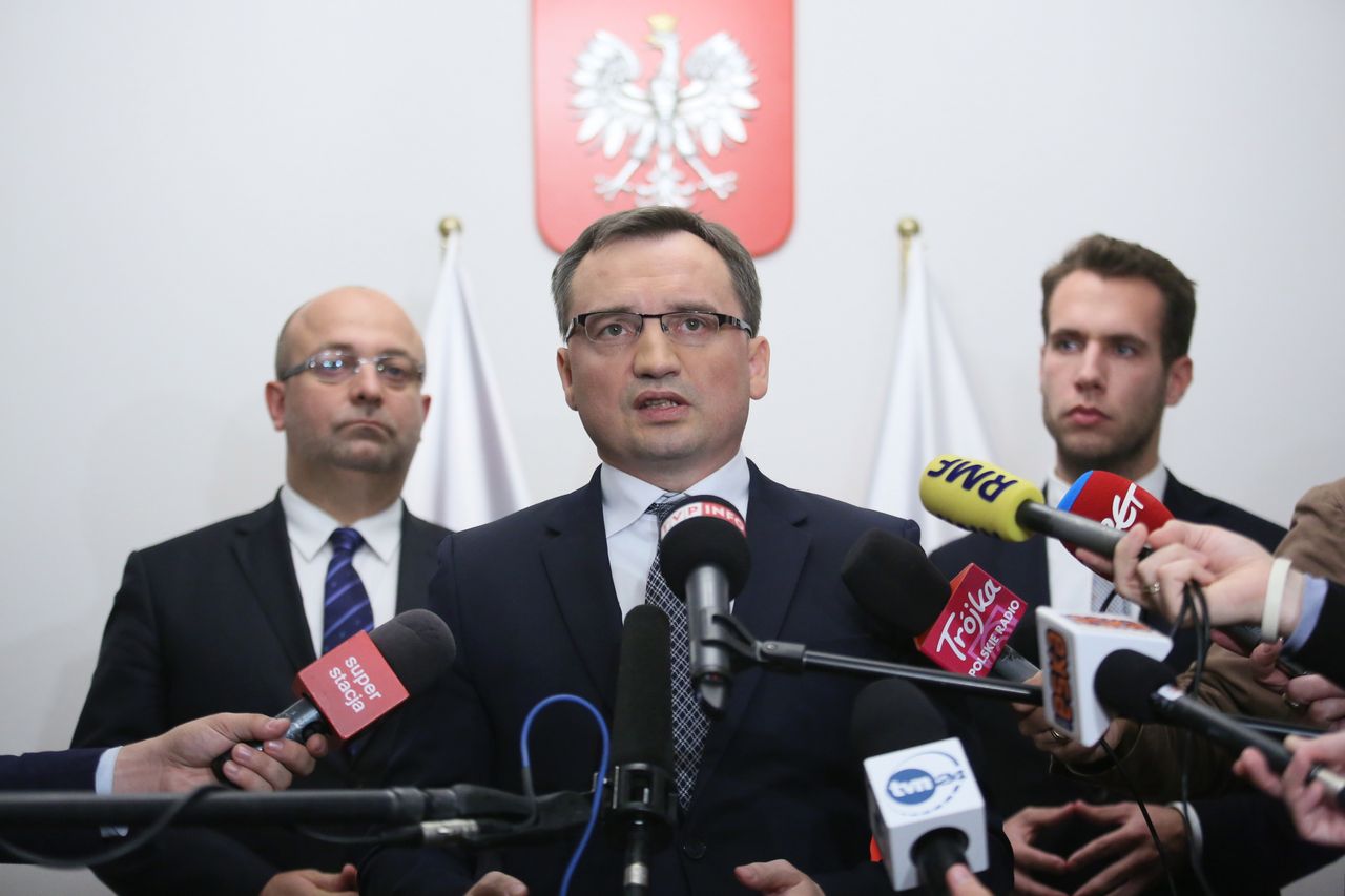 KRS sprzeciwia się ministrowi sprawiedliwości. Ziobro: stał się skandal