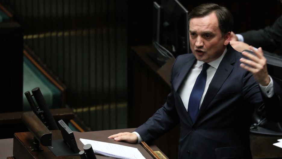 Zbigniew Ziobro (minister sprawiedliwości i prokurator generalny) na mównicy sejmowej