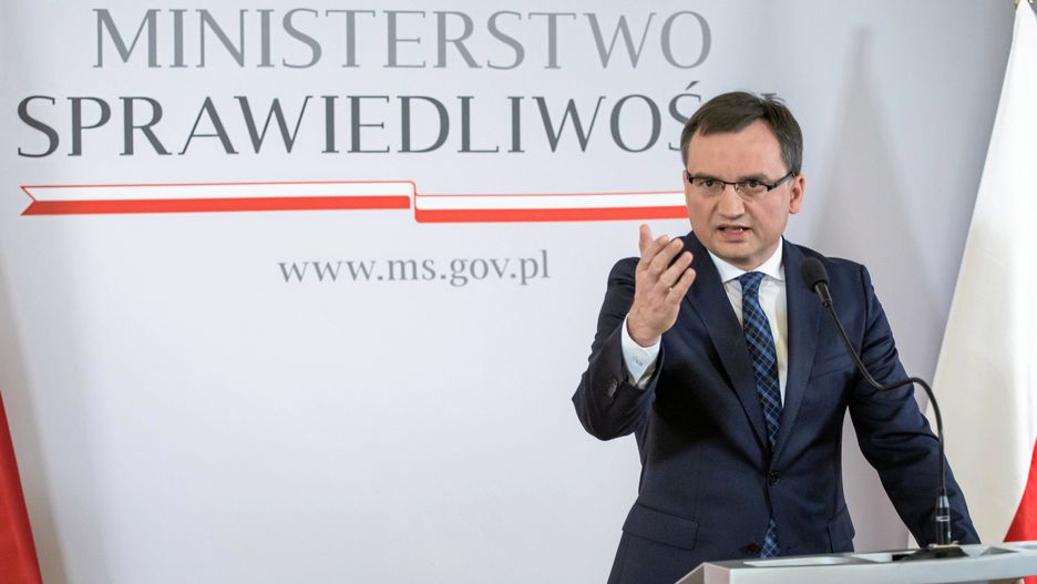Rodzice wcale nie dążą do składania zawiadomień do prokuratury o ściganie przestępstwa niealimentacji, nawet w przypadku kilkuletnich zaległości w płaceniu alimentów.
