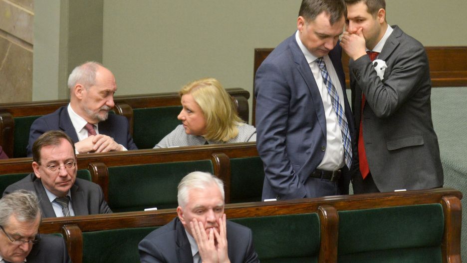 Jarosław Gowin i Zbigniew Ziobro nie mogą liczyć na finansowanie ich partii z budżetu. Muszą radzić sobie sami