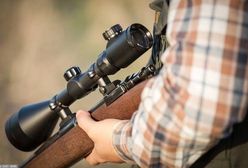 Dolny Śląsk. Groźny wypadek na polowaniu: pocisk trafił w myśliwego