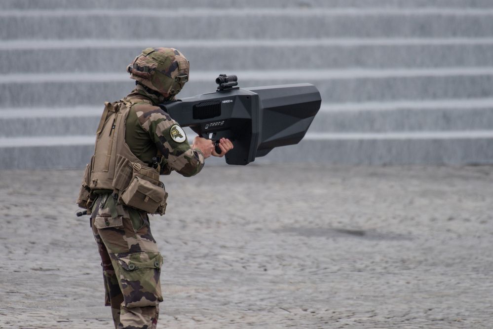 Francja: wojsko zatrudni pisarzy science fiction. Będą wspierać świeżymi pomysłami wojskowych strategów