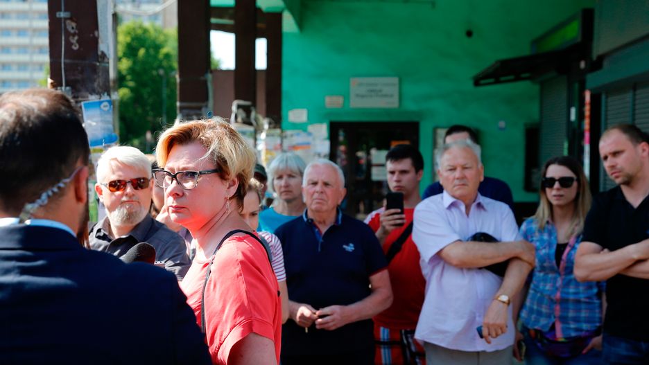 Rodziny i koledzy uwięzionych górników czekają na wieści