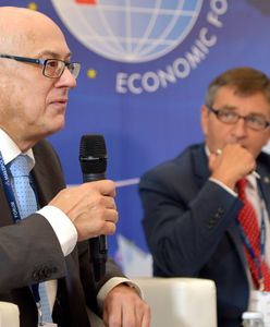 Zdzisław Krasnodębski zabrał żonę na podróż z marszałkiem? Europoseł komentuje