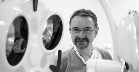 Prof. Dębski chciał mieć katolicki pogrzeb. Ks. Lemański: pozwólmy najbliższym go pochować