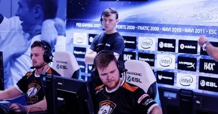 Wielkie zaskoczenie. Filip "NEO" Kubski, legenda "CS:GO" w FaZe Clan